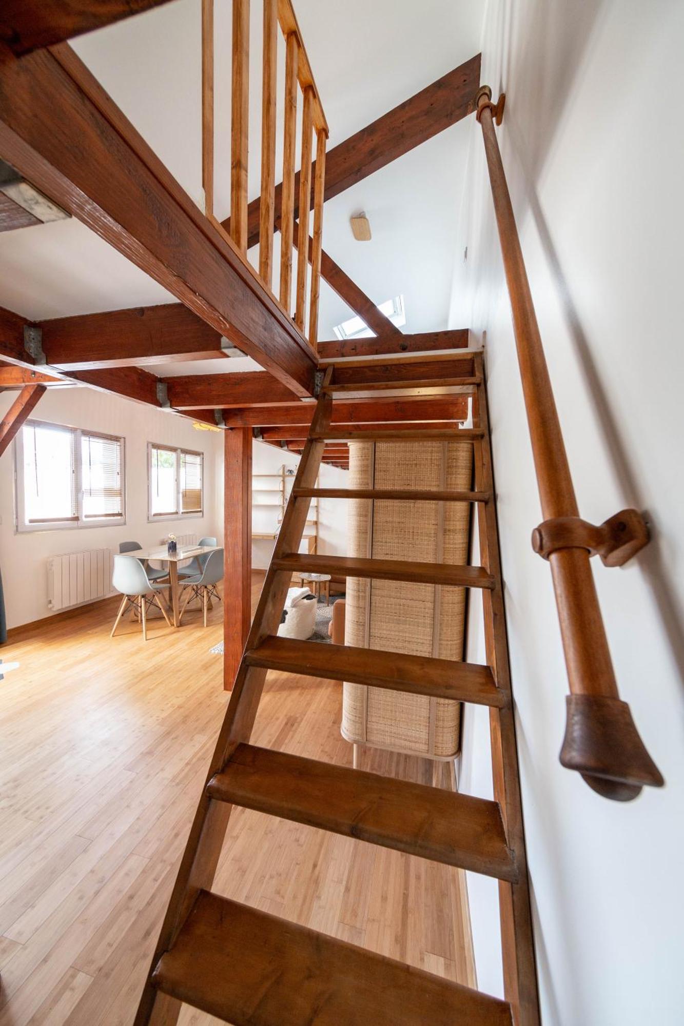Lovely Little House With Private Garden In Paris อีวรี-ซูร์-แซ็น ภายนอก รูปภาพ