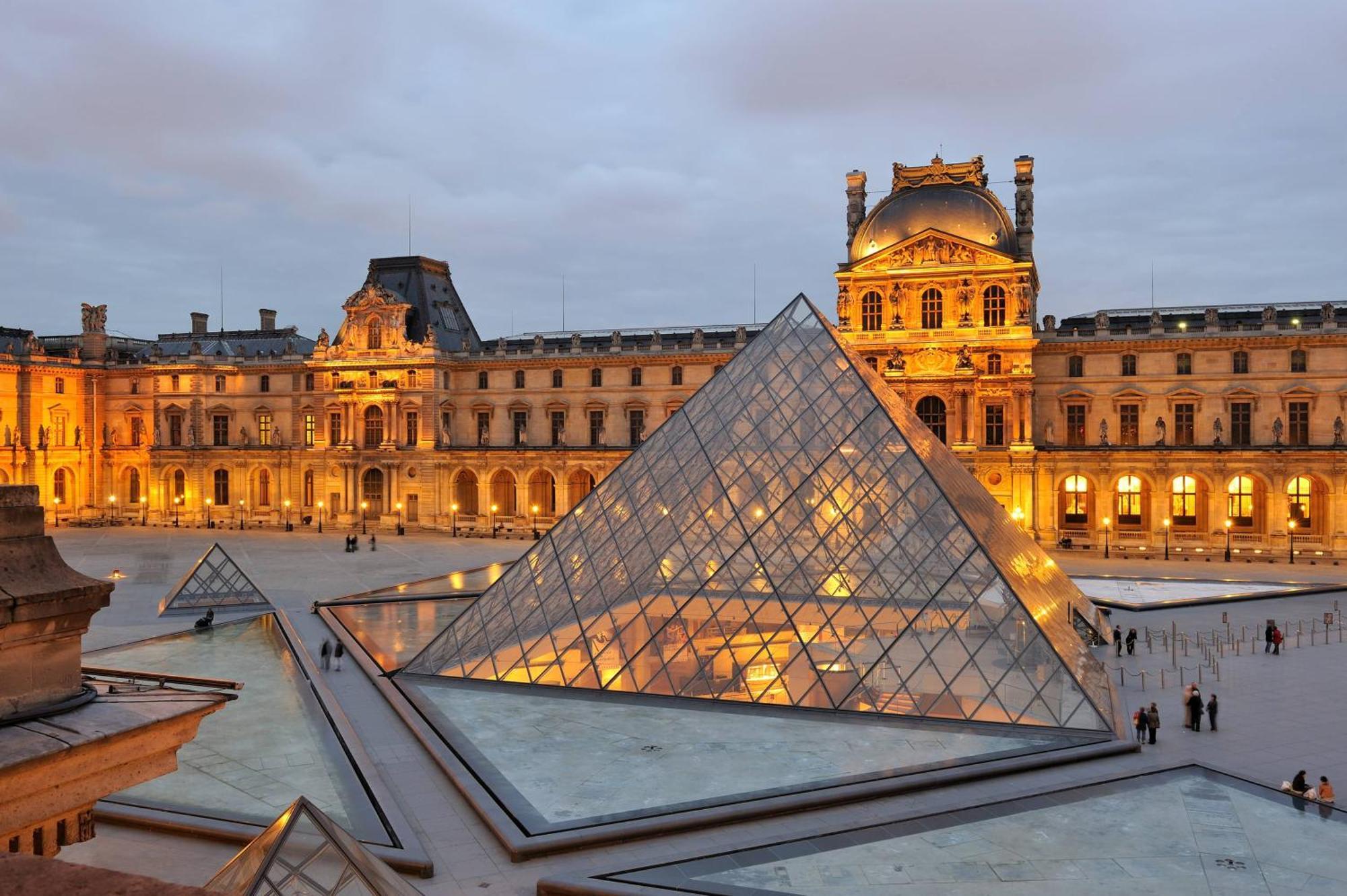 Lovely Little House With Private Garden In Paris อีวรี-ซูร์-แซ็น ภายนอก รูปภาพ